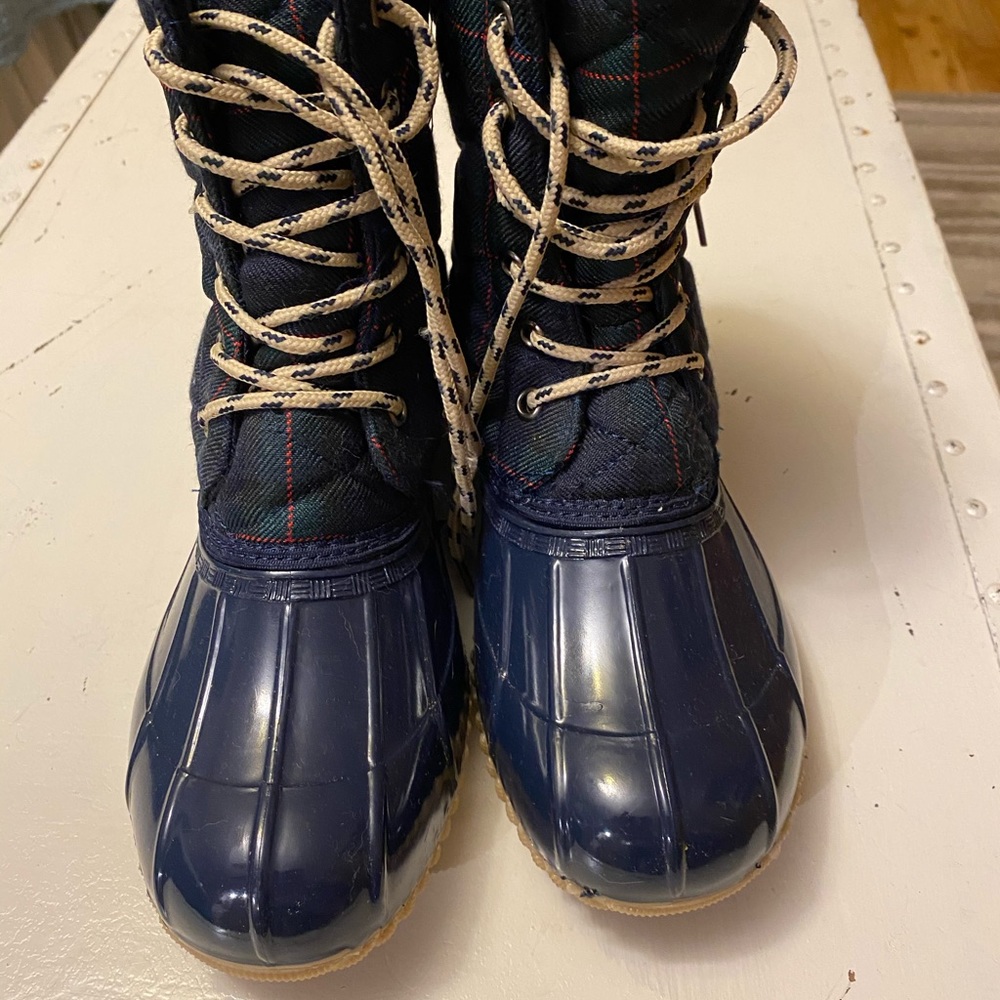 Duck boots